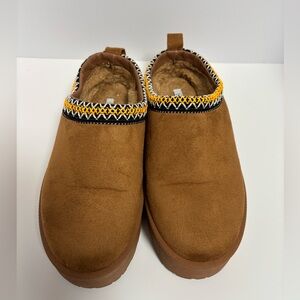 Mudd Stormy Platform Slippers Size 8